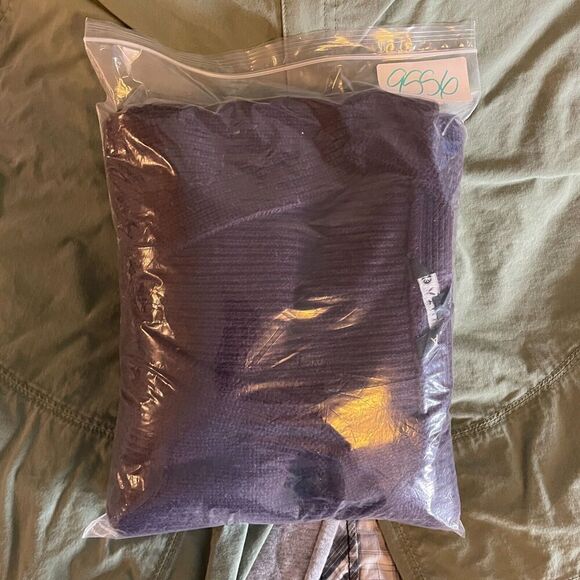 Athleta Sweater Womens Small Purple Merino Wool V Neck Knit - Picture 12 of 12